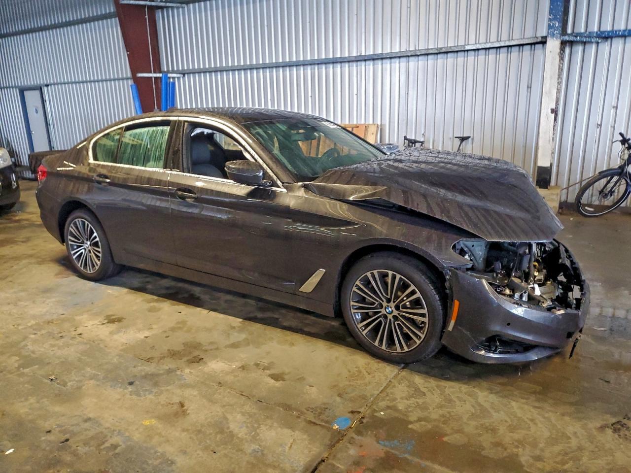 BMW 5 Series I Image 12