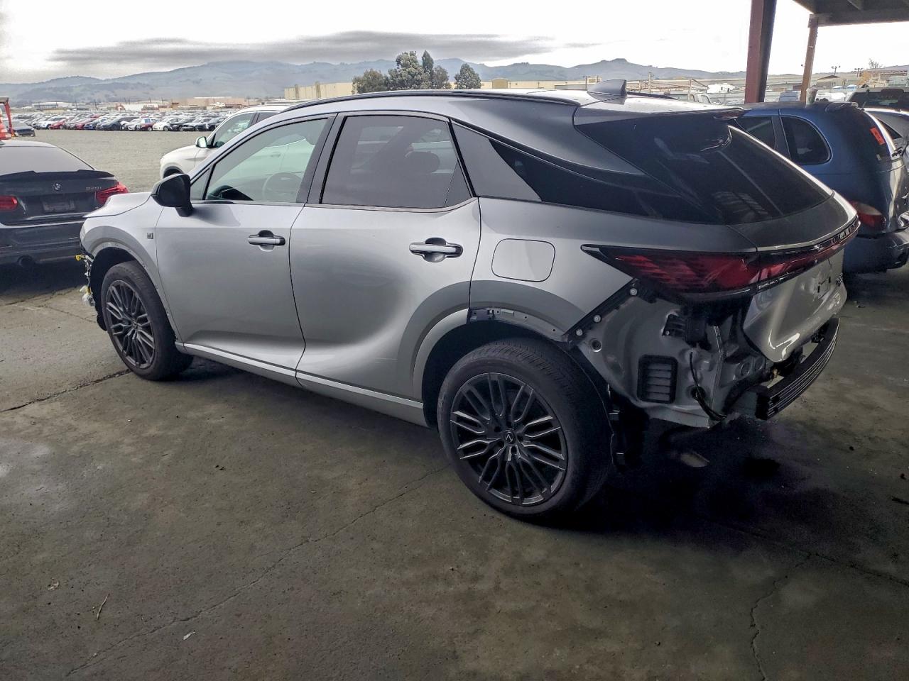 Lexus RX 500h F Sport Image 2