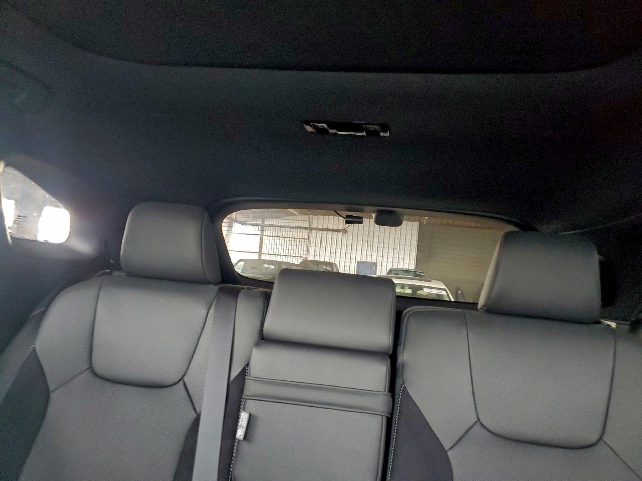 Lexus RX 500h F Sport Image 7