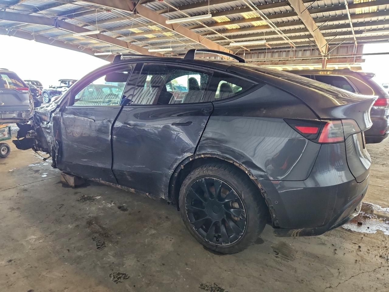 Tesla Model Y Image 2